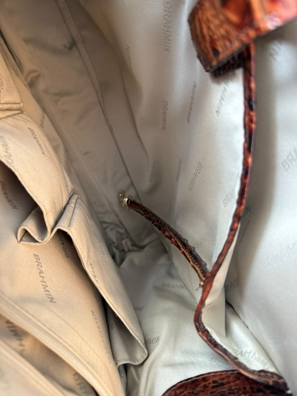 Alligator-Embossed Brown Leather Tote Bag with Detachable Strap - Picture 8 of 9